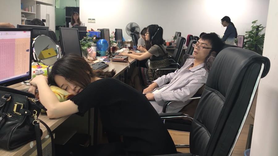 ตามไปดูแนวคิด Ms Yeah เน็ตไอดอลจีนทำรายได้จาก Viral การทำอาหารในออฟฟิศ