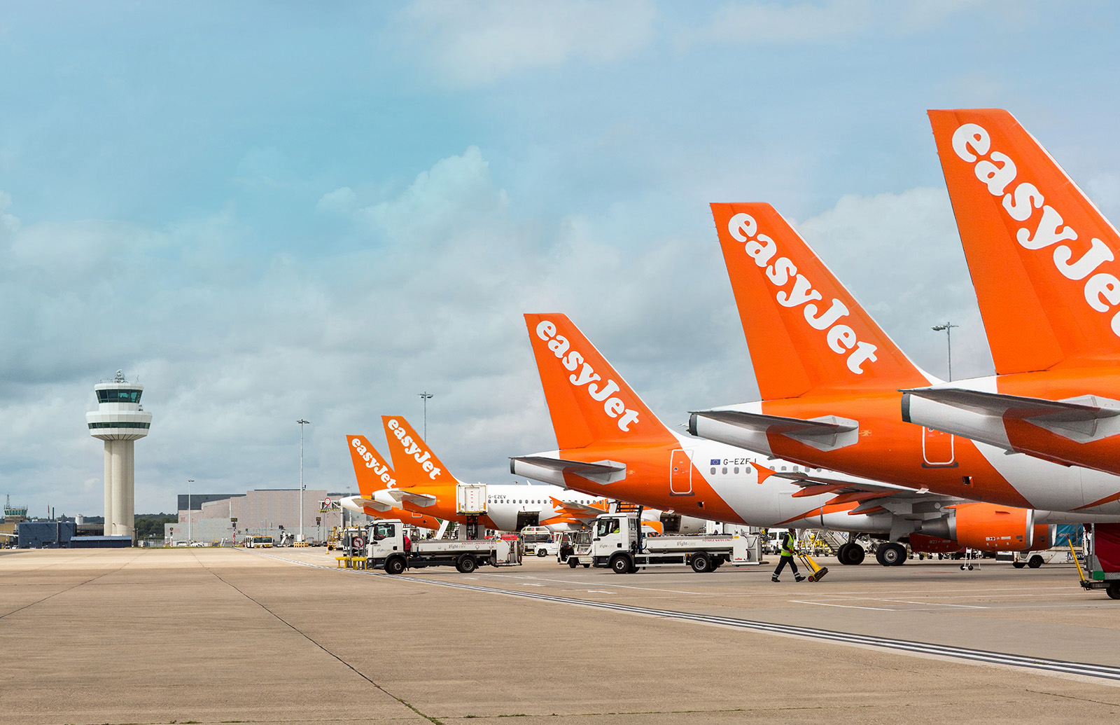 EasyJet 4 500 Brand Inside