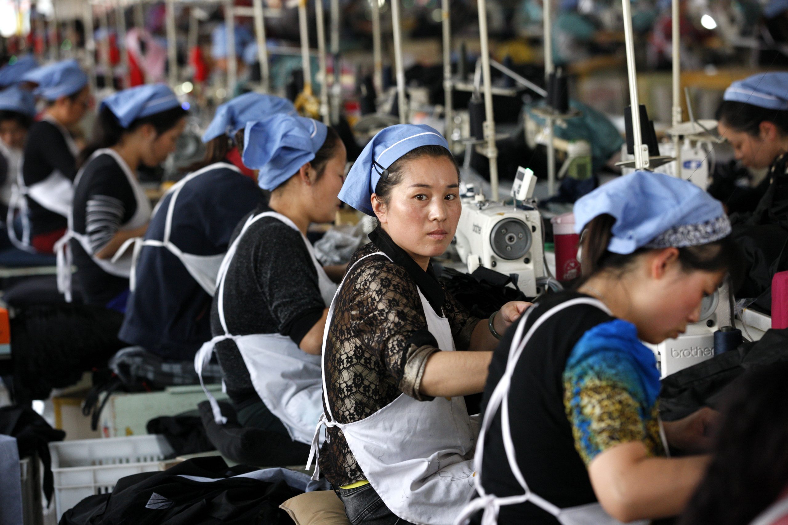 Chinese Steel Worker Cut In Half - 7965yxp