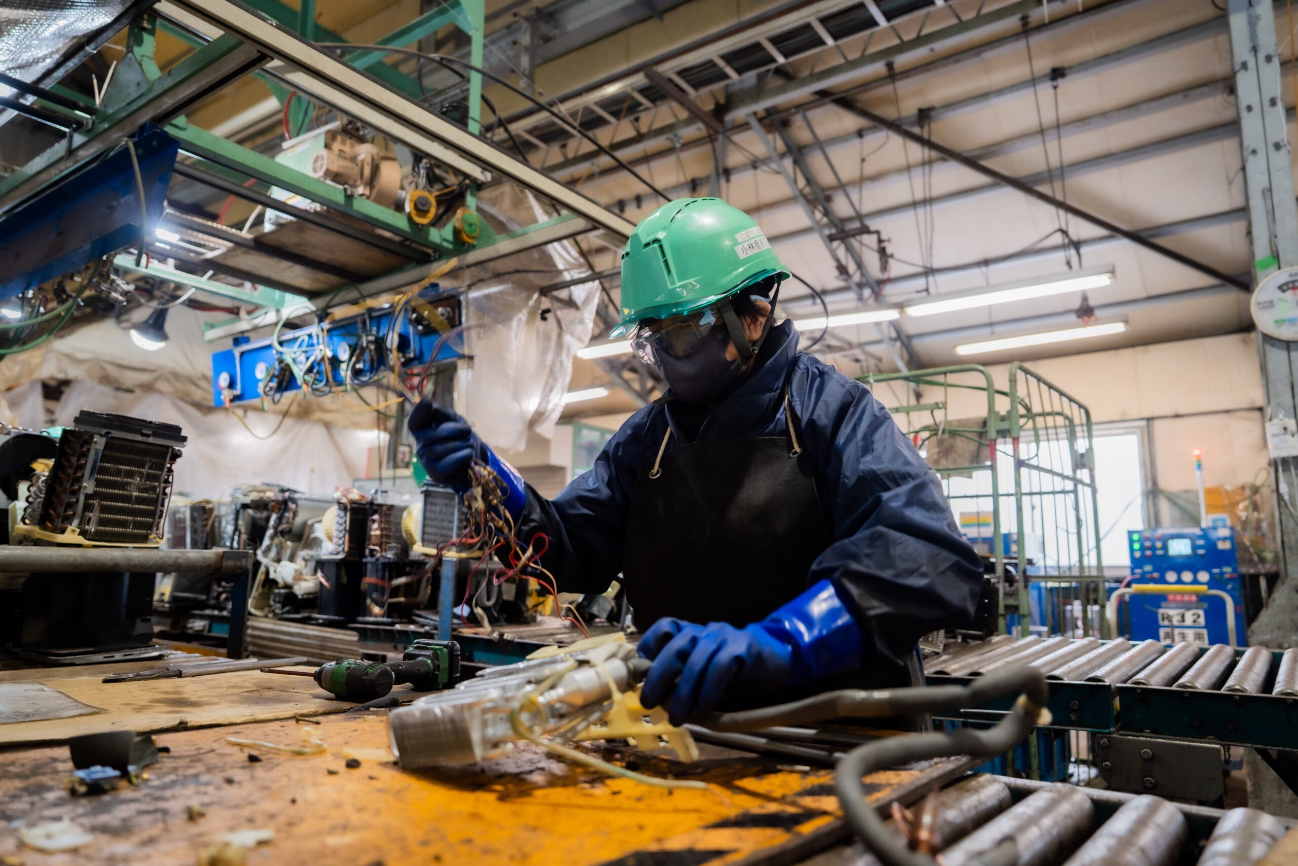 Eco Recycle โรงงานที่รับ E-Waste ทุกชนิด มาเข้าสู่กระบวนการถอดแยกชิ้นส่วนเพื่อนำไปรีไซเคิลให้มากที่สุด ภายใต้กฎหมายการจัดการขยะอิเลคโทรนิคส์ของประเทศญี่ปุ่น